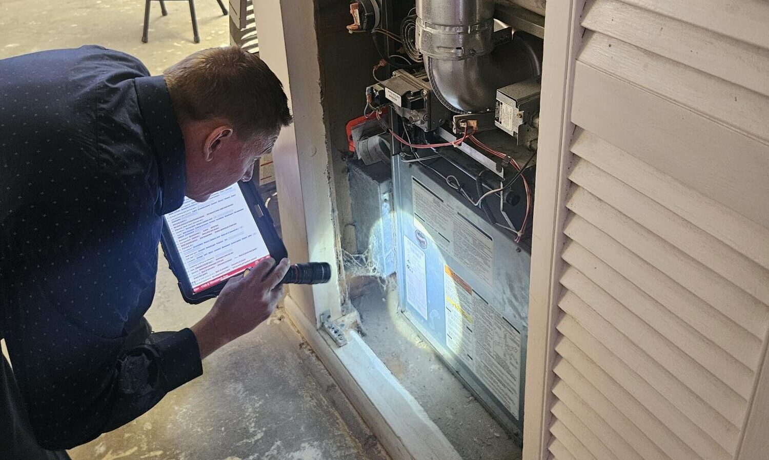 utah home inspector looking at hvac for meth testing